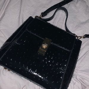 Medium black textured unbranded crossbody GU